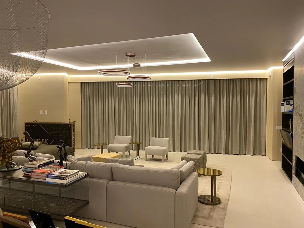 Cortinas y persianas de lujo instaladas en Armani Residences Miami, Miami – Shades and Blinds Design