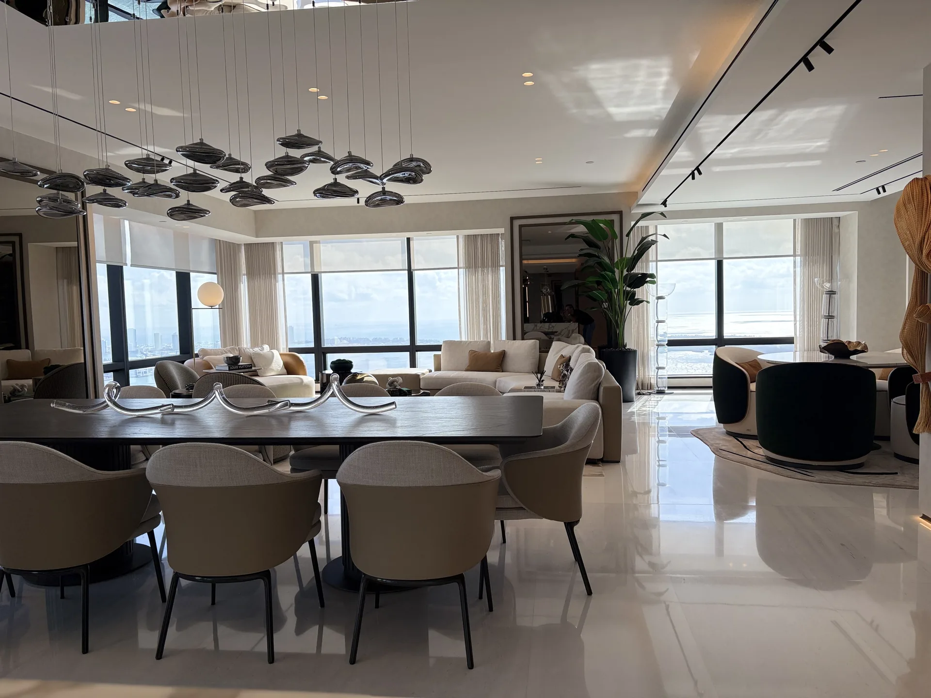 Cortinas y persianas de lujo instaladas en Four Seasons Brickell, Miami — foto 3 | Shades and Blinds Design