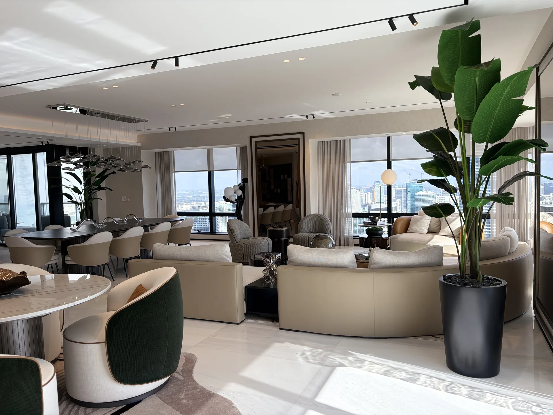 Cortinas y persianas de lujo instaladas en Four Seasons Brickell, Miami — foto 4 | Shades and Blinds Design