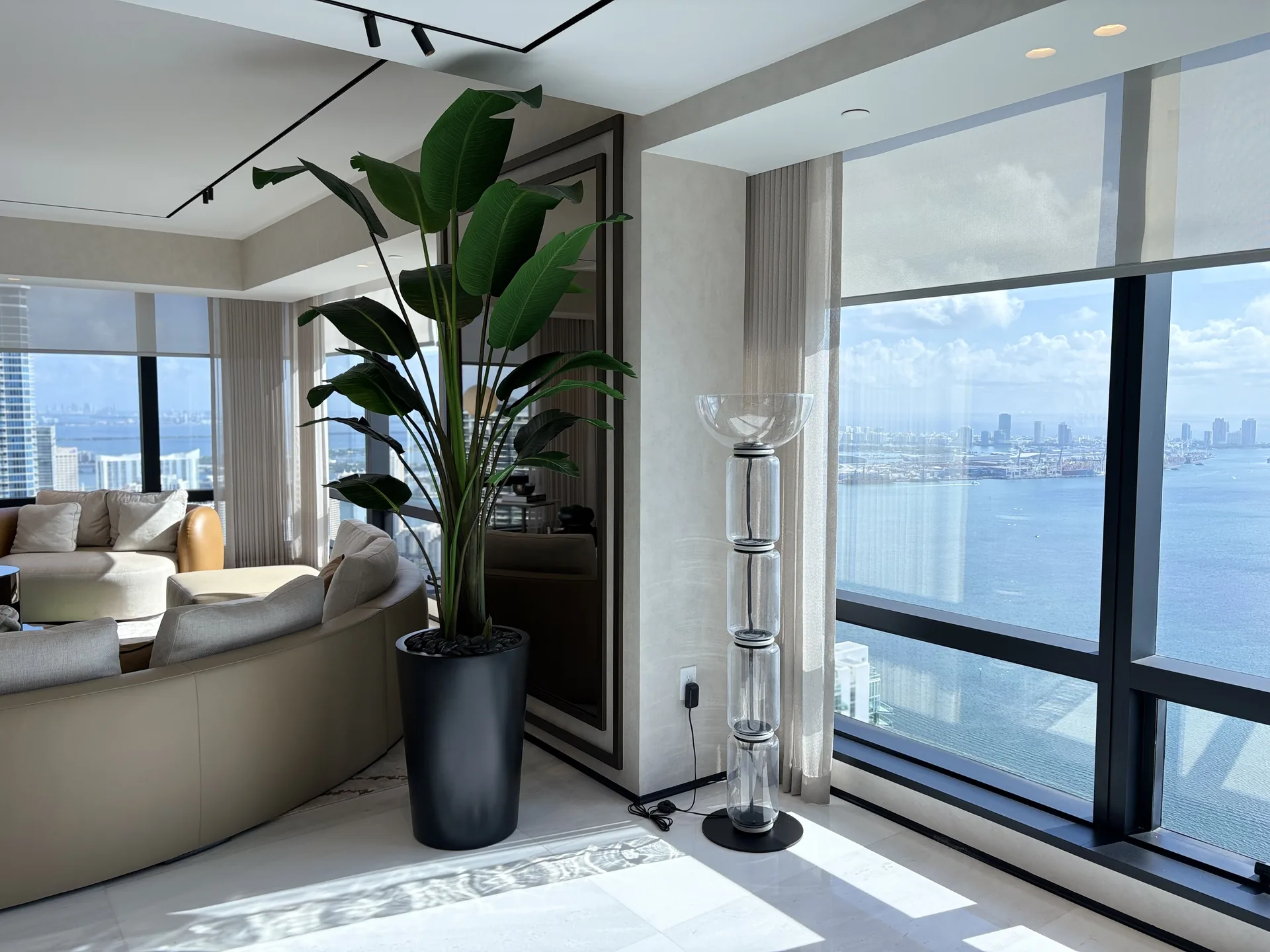 Cortinas y persianas de lujo instaladas en Four Seasons Brickell, Miami — foto 5 | Shades and Blinds Design