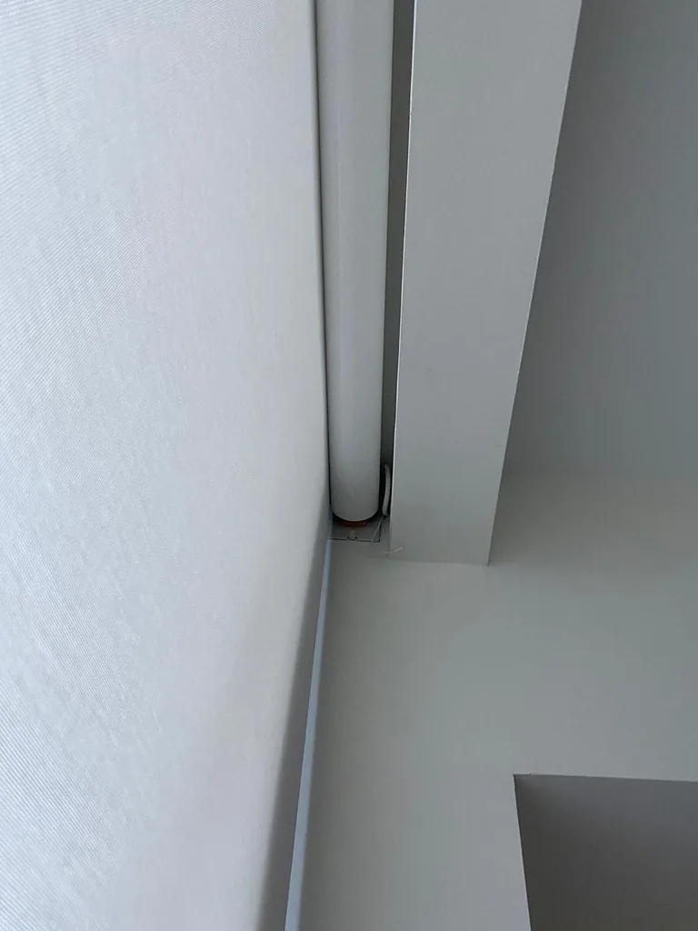 Cortinas y persianas de lujo instaladas en One Thousand Museum, Miami – Shades and Blinds Design