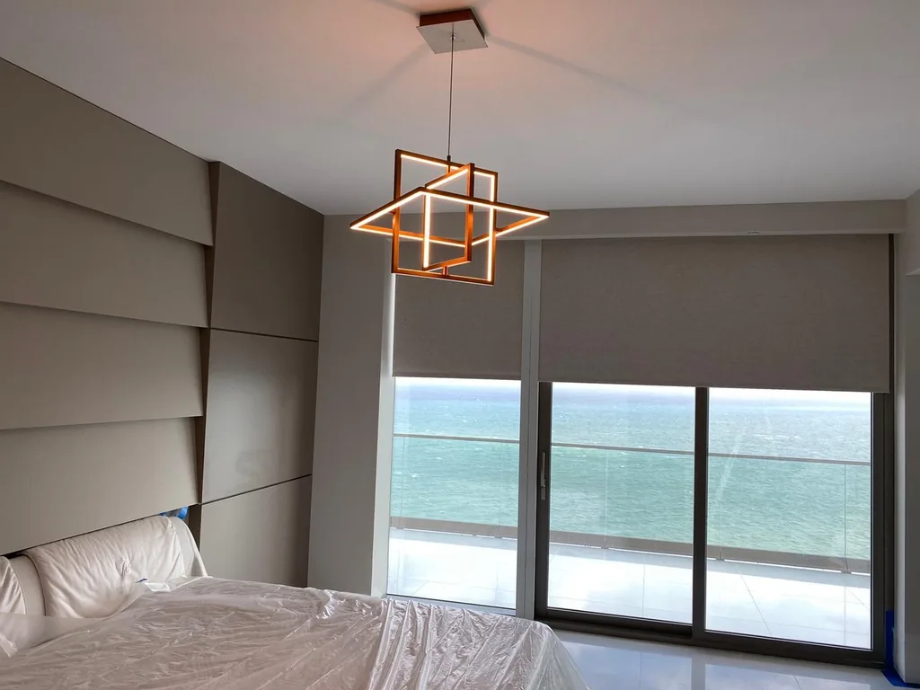 Cortinas y persianas motorizadas instaladas en Porsche Tower Miami, Miami – Shades and Blinds Design