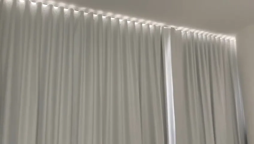 Cortinas y persianas motorizadas instaladas en Turnberry Ocean Club, Miami – Shades and Blinds Design